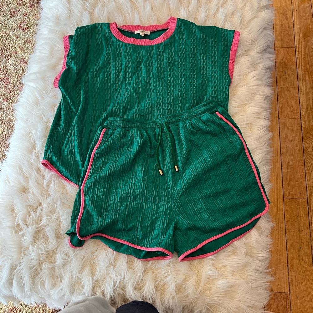 entro Green Two-Piece Lounge Set with Pink Trim